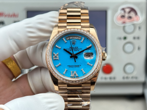 ロレックス デイデイト 36 Ref.228235：ローズゴールド×ブルーダイヤル×ダイヤモンドベゼル×ローマ数字インデックス｜成功者の象徴