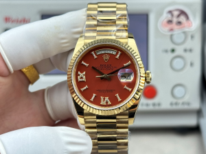 ロレックス デイデイト 36 Ref.228238：イエローゴールド×レッドダイヤル×ダイヤモンドベゼル｜成功者の象徴