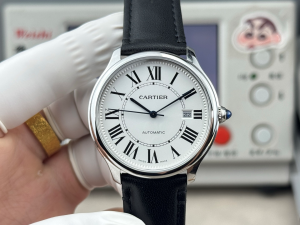 【2026年最新作】カルティエ ロンドン Ref. W68010Z4：自動巻?ホワイトダイヤル×ローマ数字インデックス×ブラックレザーベルト｜究極のクラシックエレガンスメンズ時計