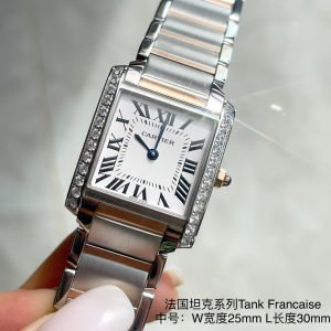 【新入荷】カルティエ タンク フランセーズ Ref. W51002Q3：輸入スイス製クォーツムーブメント×ダイヤモンドベゼル×シルバーダイヤル｜クラシックな長方形ケースが魅せる洗練されたスタイル