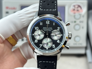 【新入荷】ブライティング ノヴィタイマー Ref. AB015212.BF26.743P.A20BA.1：ETA7750ムーブメント×ステンレスケース×ブラックダイヤル｜パイロット時計の伝統とモダンなスタイル