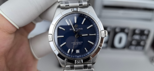 【新入荷】ブライティング クロナマット オートマチック GMT Ref. A32398101M1A1：ETA2836-2ムーブメント×ステンレスケース×ブルーダイヤル｜GMT機能搭載の現代的なパイロット時計