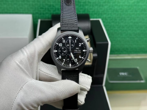 IWC インペリアル?クロノグラフ “セラミックエディション”（型番：IW377716）