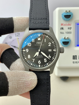 IWC マーク?XX「パトゥール?スイス」ティタニウム限定版（型番：IW328209）