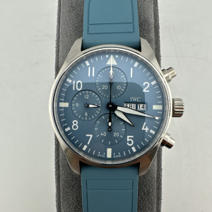 【新作?限定】IWC パイロット?ウォッチ?クロノグラフ 41 “ミラマー” IW389409：Pantone認定ミラマーブルー｜Cal.69385搭載／独自開発クイックリリースFKMラバーベルト付属