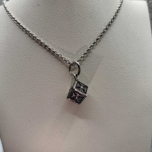 Chrome Hearts (クロムハーツ) サイコロチャーム ネックレス 925シルバー フローラルクロス 刻印 ペンダント ユニセックス