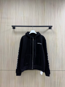 【Chrome Hearts】クロムハーツ ジップパーカー ブラック ゴシックロゴプリント 420g裏起毛  稀少アイテム