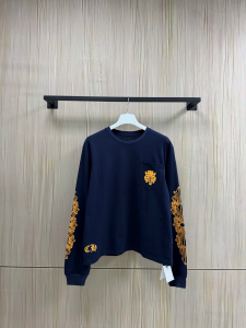 【Chrome Hearts】クロムハーツ 梵文ツタ＆ダガーモチーフ ロングスリーブTシャツ ネイビー×ゴールド ポケット付き 32支双糸綿 190g