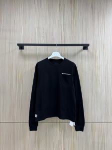 【Chrome Hearts】クロムハーツ ポケットロゴ刺繍 ロングスリーブTシャツ ブラック ゴシックフォント 袖口クロス刺繍 定番アイテム