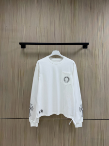 【Chrome Hearts】クロムハーツ ポケットロゴ刺繍＆フラワーモチーフ ロングスリーブTシャツ ホワイト ゴシックフォント 袖口リブ 定番アイテム