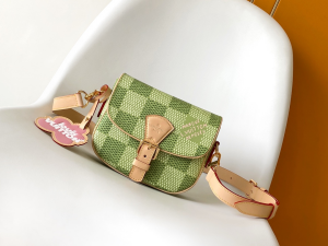 ルイ?ヴィトン Louis Vuitton Montsouris スモールサイズ メッセンジャーバッグ 品番 47060 グリーン市松模様