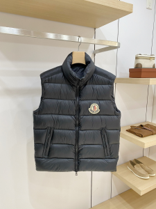 2026 秋冬新作 Moncler Contrin メンズ ダウンベスト ブラック hicopymn003