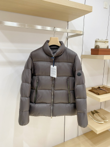 モンクレール Moncler 2026 秋冬新作 Tran ブラックラベルワッペン ハイネックダウンジャケット コーヒーブラウン 男女兼用 hicopymn008