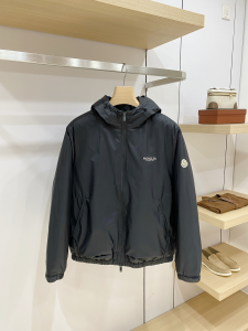 モンクレール Moncler 2026 新作 薄手フード付きダウンジャケット ブラック 男女兼用 hicopymn018