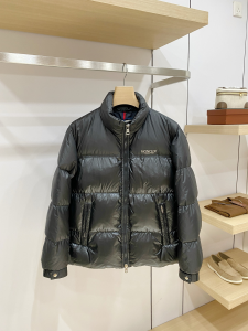 モンクレール Moncler 2026 新作 ハイネックダウンジャケット ブラック 男女兼用 hicopymn019