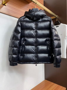 モンクレール Moncler 2026 秋冬新作 マヤ フード付きダウンジャケット ブラック 男女兼用 hicopymn024