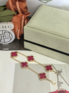 【Van Cleef & Arpels】ヴァンクリーフ＆アーペル アルハンブラ 5モティーフ ブレスレット バブルピンク ガラスカルセドニー ゴールド 新P1対版級