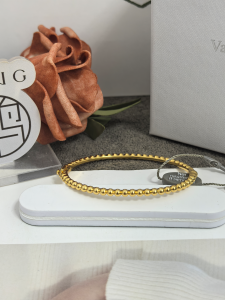 【Van Cleef & Arpels】ヴァンクリーフ＆アーペル Perlée（ペルレ） ラウンドビーズ バングル ゴールド 升级款（アップグレード版）