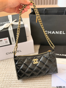 【CHANEL】シャネル 25S ホーボー バゲット バッグ ブラック ラムスキン ゴールド金具 チェーンストラップ (公式型番: AS2414B04900C3947)