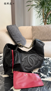 【CHANEL】シャネル 26B ビッグ ダブルC トートバッグ ブラック ヌメ革 ゴールド金具 チェーンストラップ (公式型番: AS4012B04900C3947)