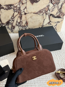 【CHANEL】シャネル ミニ ボウリング バッグ ブラウン スエード調レザー ゴールド金具 キルティング 2WAY (公式型番: CHANEL-MINI-BOWLING-BAG-BROWN-SUEDE-GOLD-20CM)